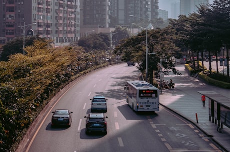 深圳经济在全球城市排第十 - 线上线下多元化经济模式